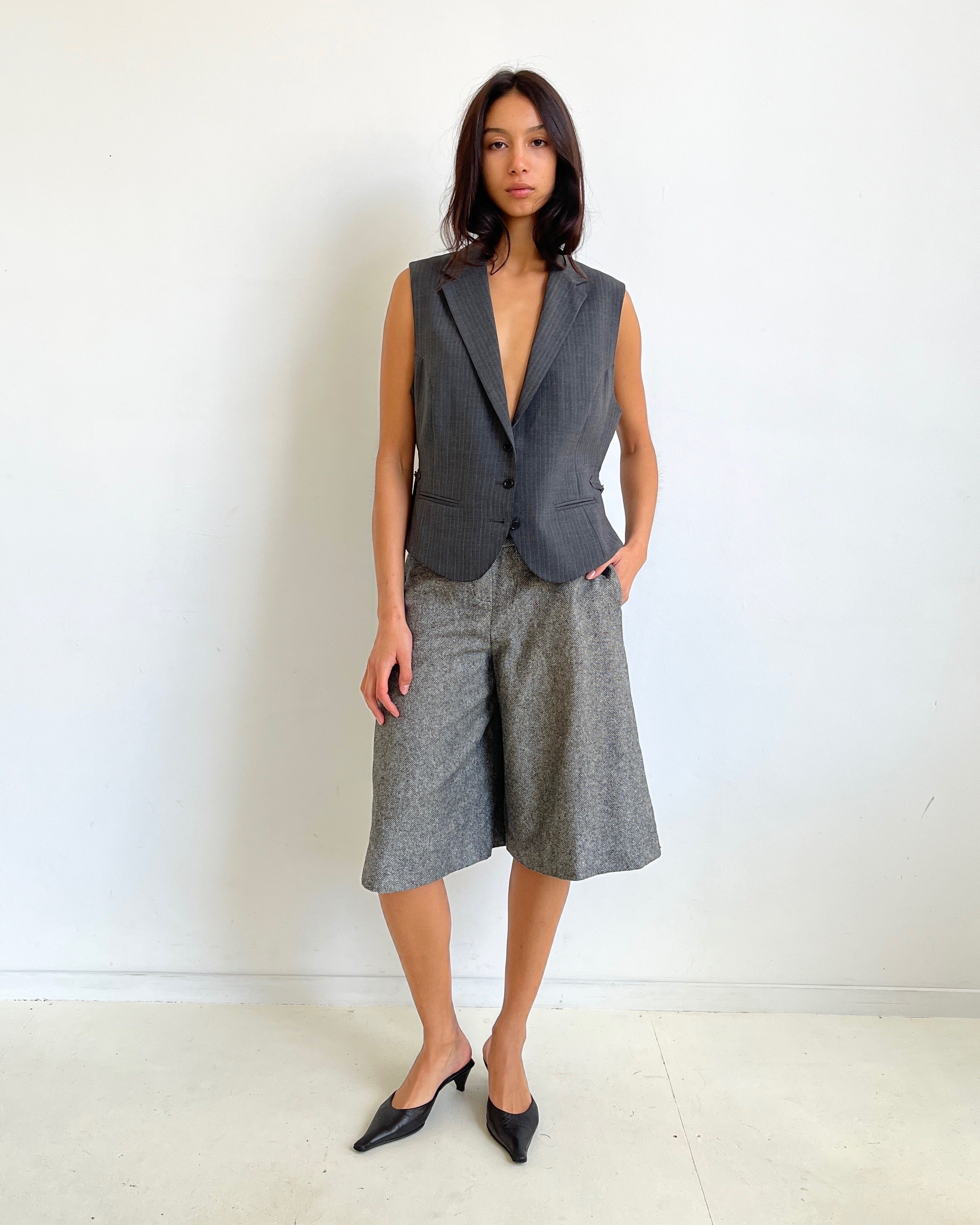 お値下げ　INSCRIRE Wool Short Vest-GRAY 完売 DOUBLE-FACED WOOL VEST - GREY | COS