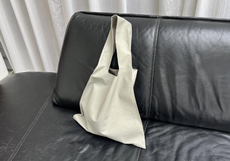 BAGS BACKSTAGE