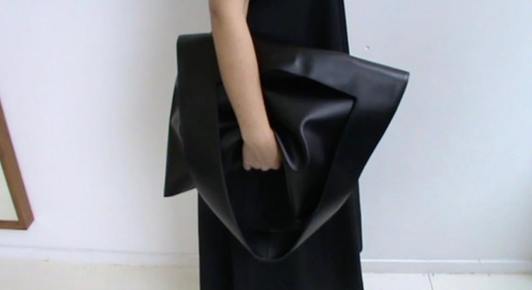 L03 IN BLACK