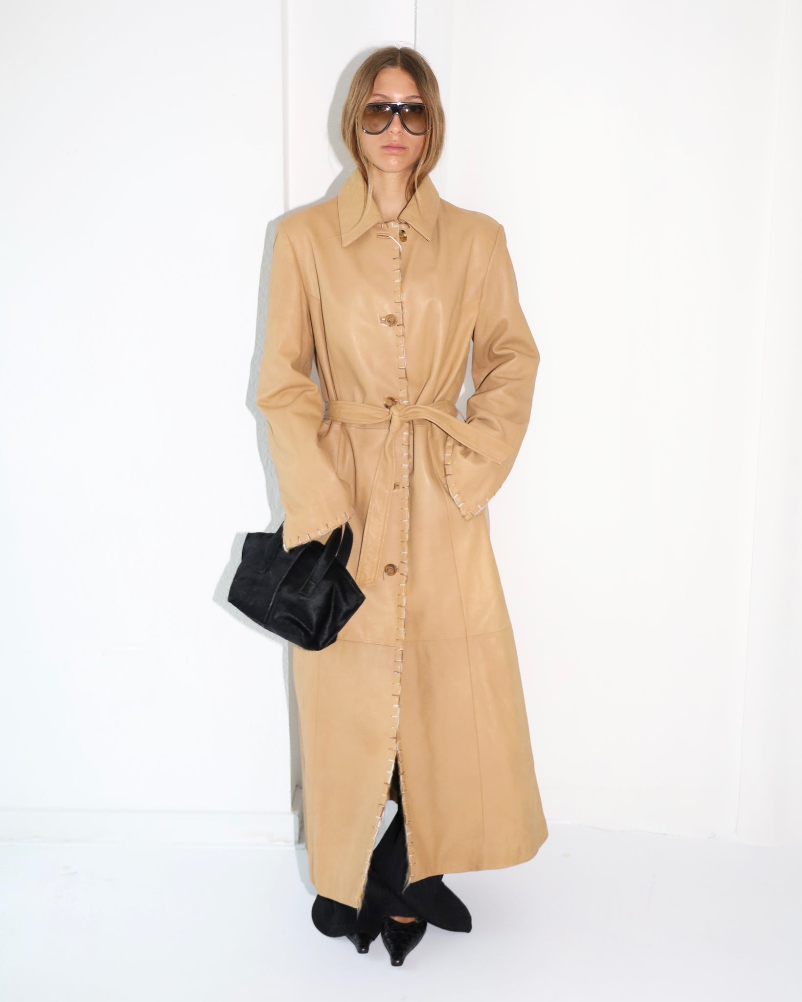 LONG LEATHER COAT WITH DETAILS