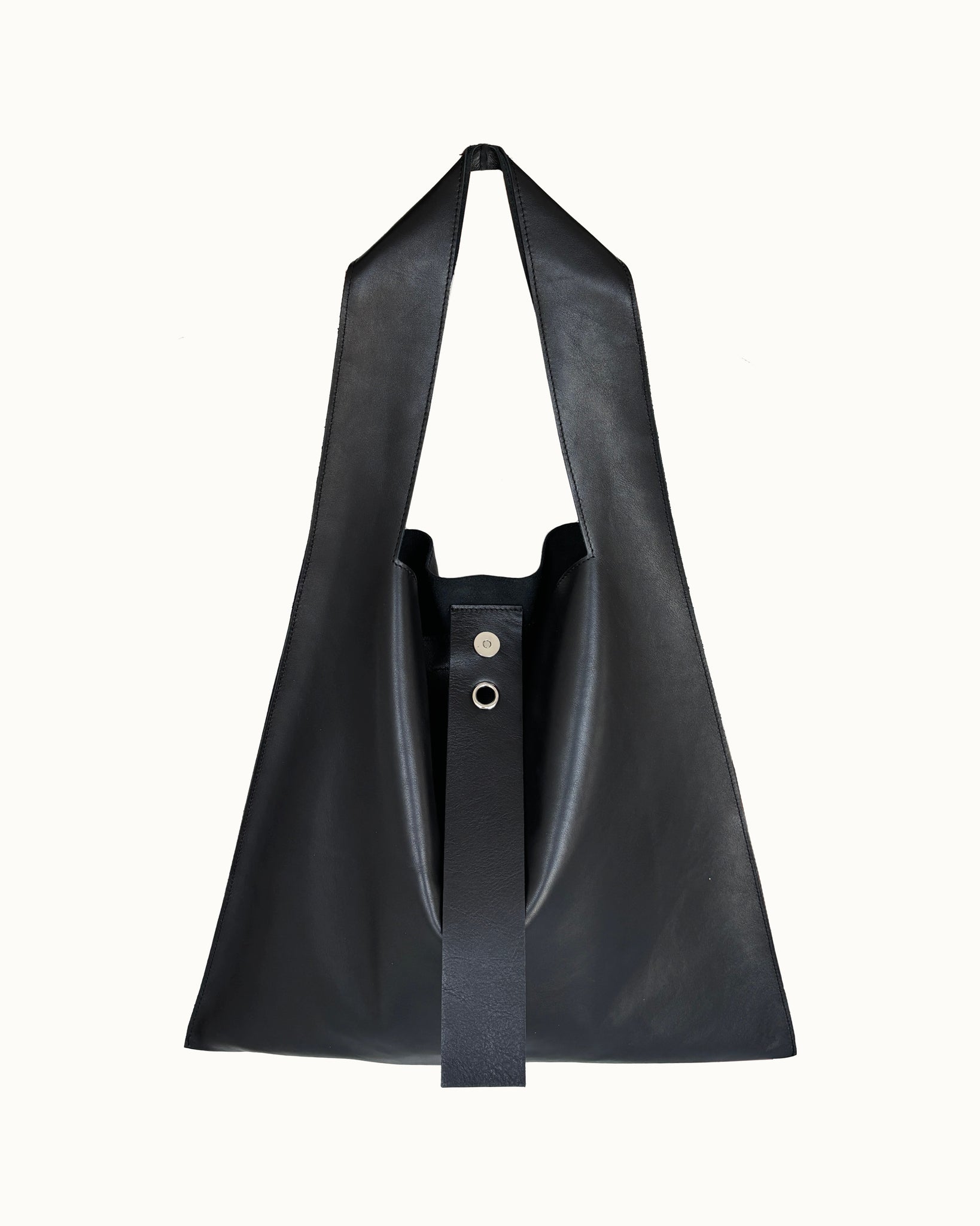 M02 SOLID BLACK